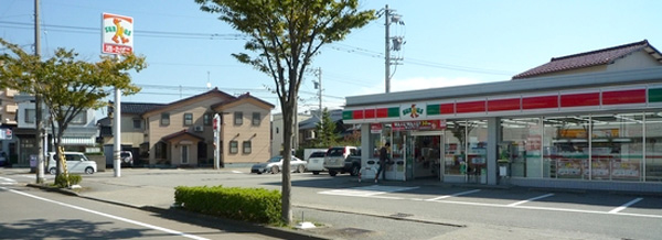 少し走って、右手にサンクスさん・・・